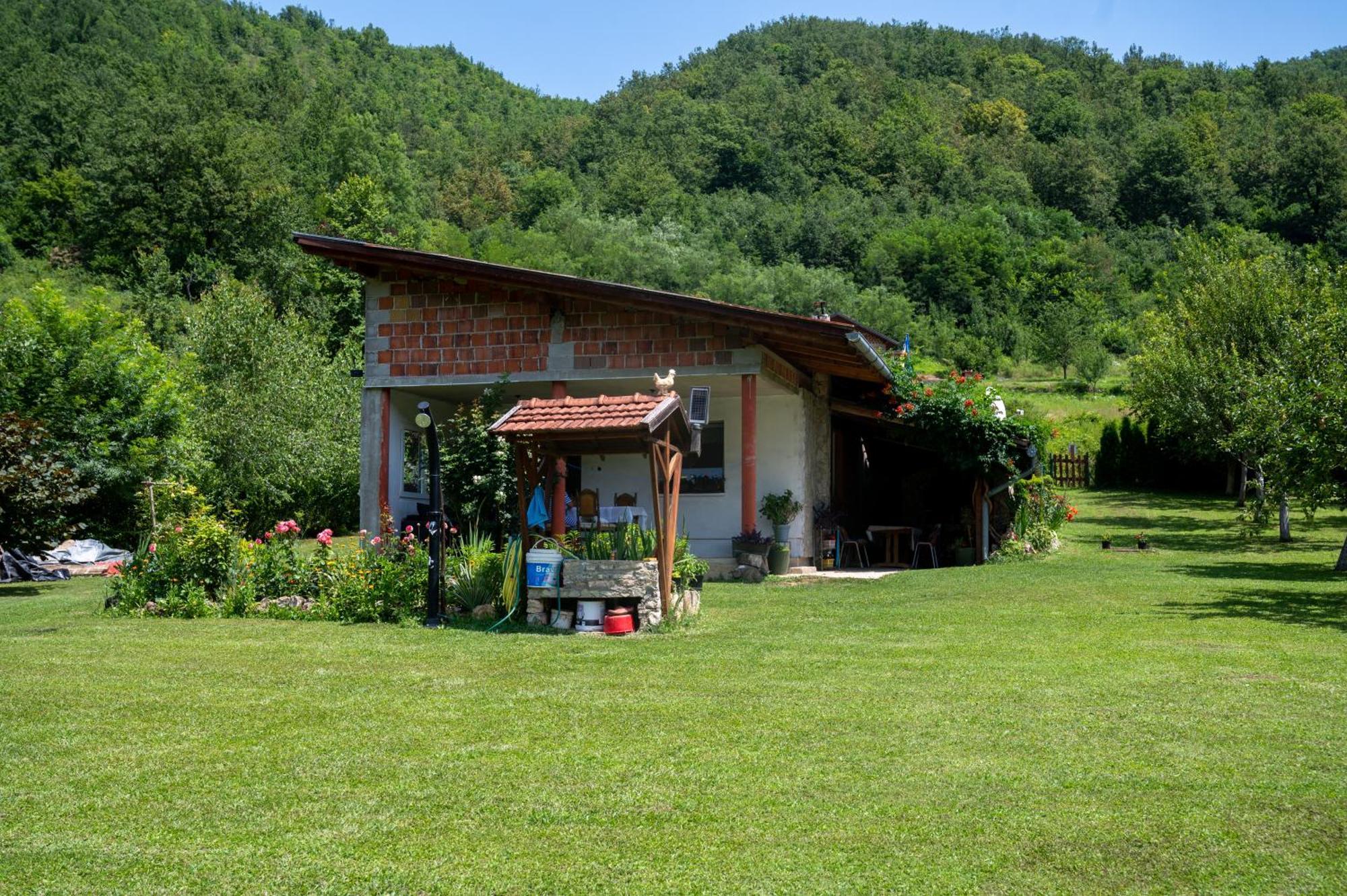 Elza Villa Bihac Exterior photo